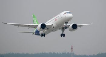 国产大飞机来昆明视频